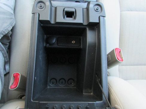 Used 2008 Ford Explorer XLT image 36