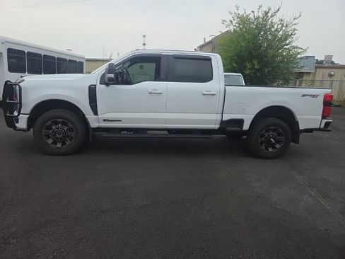 Certified 2024 Ford F250 Lariat w/ Lariat Ultimate Package AWD/4WD image 4