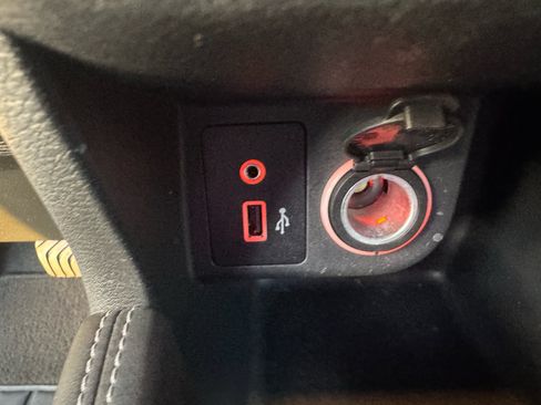 Used 2018 Nissan Kicks SV FWD image 20