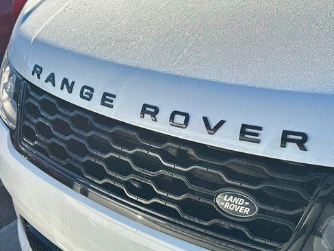 Used 2021 Land Rover Range Rover Sport HST image 12