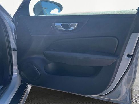 Used 2024 Volvo V60 B5 Cross Country Plus image 24