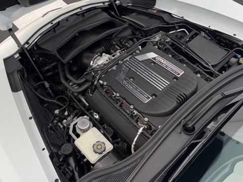 Used 2016 Chevrolet Corvette Z06 w/ 3LZ Preferred Equipment Group RWD image 9