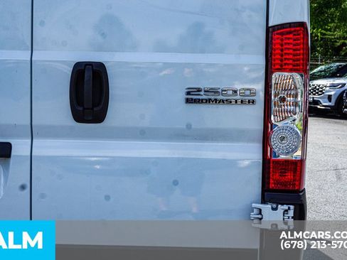 Used 2025 RAM ProMaster 2500 w/ Convenience Group FWD image 13