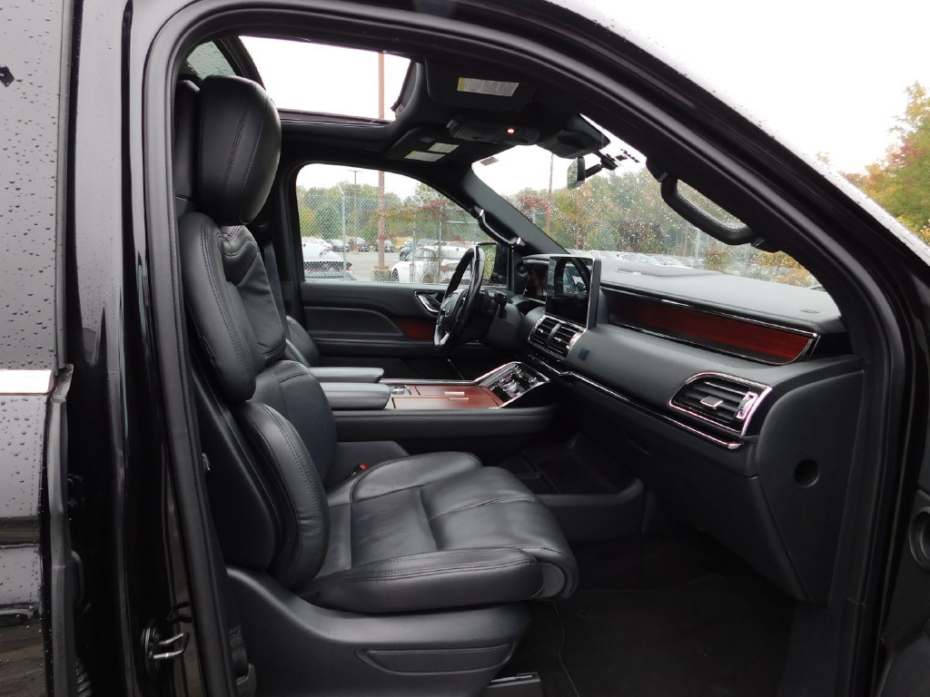Used 2022 Lincoln Navigator L Reserve AWD/4WD image 10