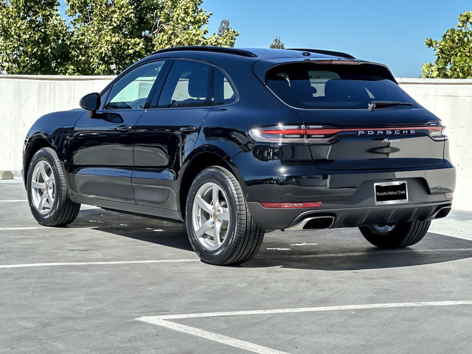 Certified 2020 Porsche Macan AWD/4WD image 4