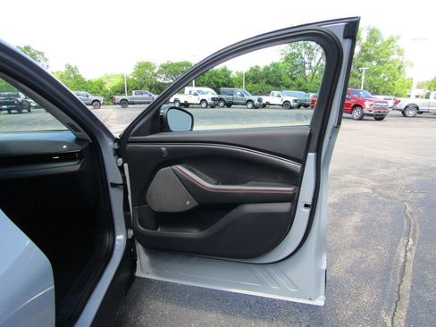 Used 2025 Ford Mustang Mach-E Premium w/ Sport Appearance Package AWD/4WD image 40