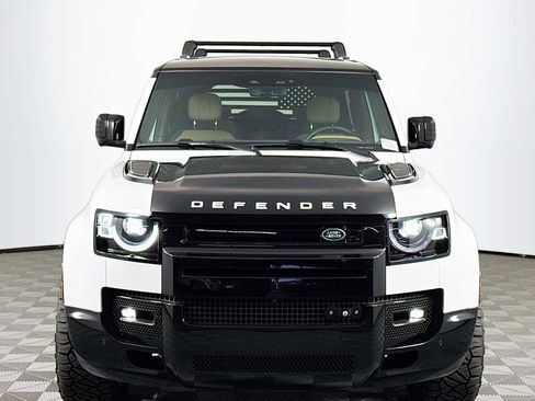Used 2025 Land Rover Defender 90 V8 image 2