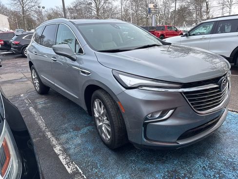 Used 2023 Buick Enclave Premium w/ Experience Buick Package image 4