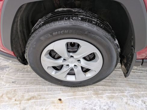 Used 2023 Toyota RAV4 LE image 22