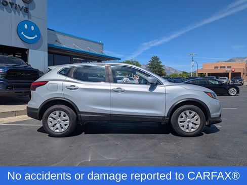 Used 2019 Nissan Rogue Sport S AWD/4WD image 2