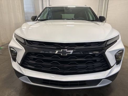 Used 2024 Chevrolet Blazer LT w/ Convenience Package FWD image 2
