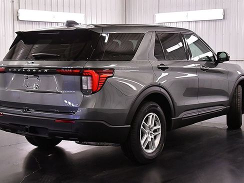 New 2026 Ford Explorer Active image 7