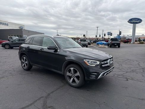 Used 2022 Mercedes-Benz GLC 300 4MATIC image 3