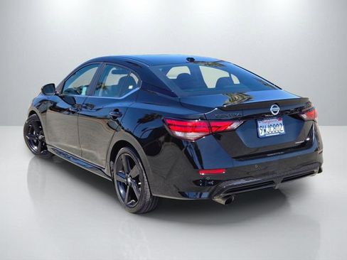 Used 2022 Nissan Sentra SR w/ Midnight Edition image 9