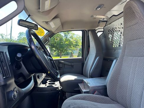 Used 2020 Chevrolet Express 2500 w/ Driver Convenience Package RWD image 17