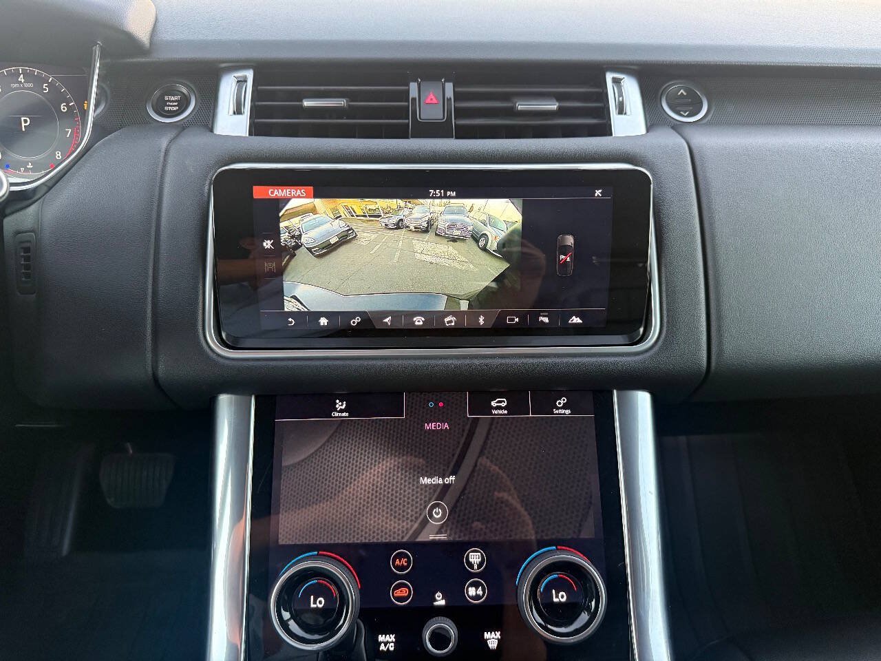 Used 2019 Land Rover Range Rover Sport SE AWD/4WD image 21