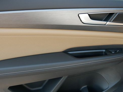 New 2025 Volkswagen Atlas Cross Sport SE image 6