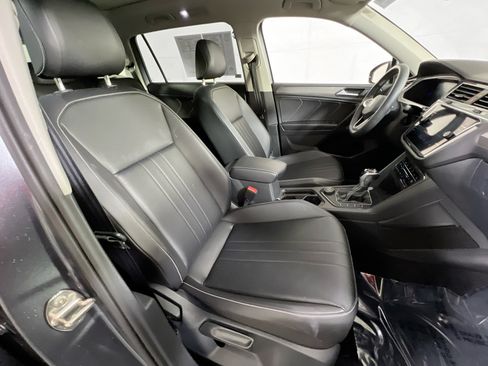 Used 2022 Volkswagen Tiguan SE AWD/4WD image 27