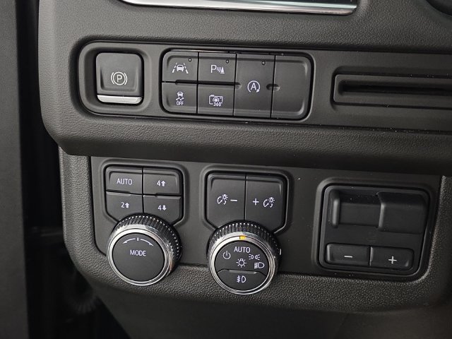 Used 2024 GMC Yukon XL SLT w/ SLT Luxury Package AWD/4WD image 23