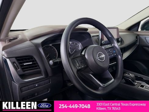 Used 2023 Nissan Rogue SV AWD/4WD image 11