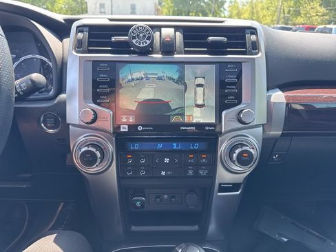 Used 2022 Toyota 4Runner Limited AWD/4WD image 9