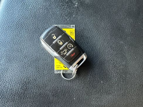 Used 2020 RAM 1500 Laramie RWD image 27