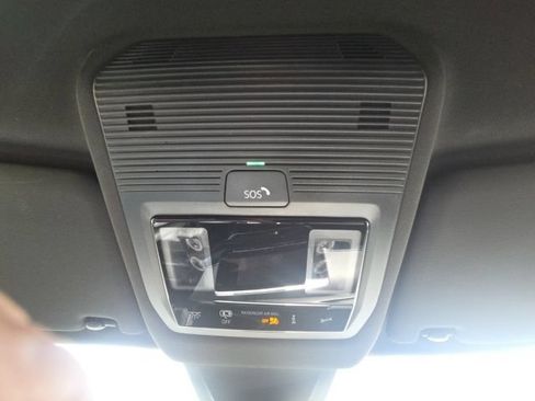 Used 2024 Volkswagen Atlas Cross Sport SE AWD/4WD image 30
