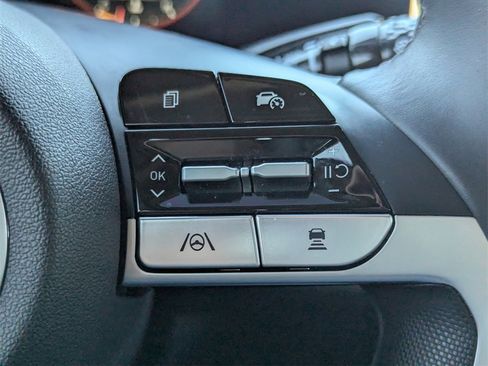 Used 2024 Hyundai Elantra SEL w/ Convenience Package image 21