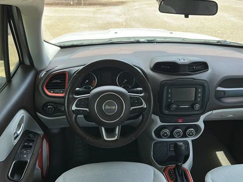 Used 2016 Jeep Renegade Latitude w/ Safety & Security Group FWD image 25