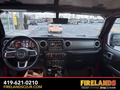 Used 2022 Jeep Wrangler Unlimited Sahara w/ Cold Weather Group image 11