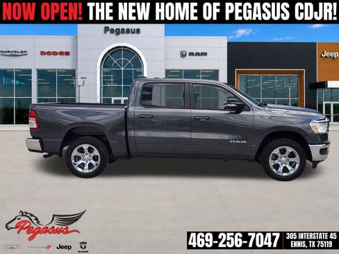 Used 2022 RAM 1500 Big Horn AWD/4WD image 6