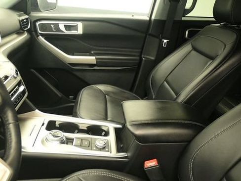 Certified 2023 Ford Explorer XLT w/ Equipment Group 202A AWD/4WD image 24