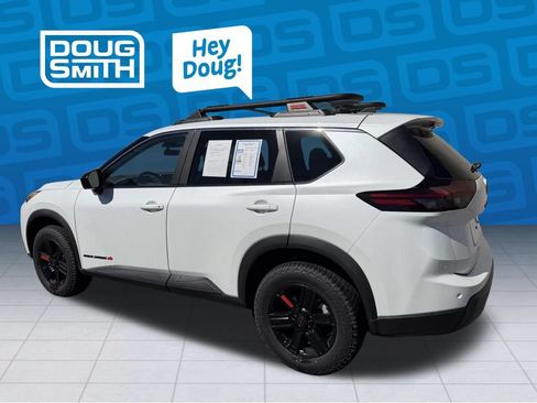 Used 2026 Nissan Rogue SV AWD/4WD image 3