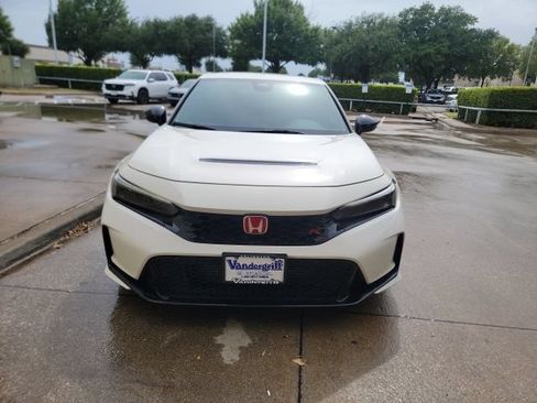 Used 2024 Honda Civic Type R image 2