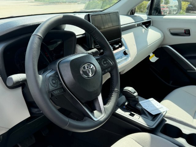 New 2026 Toyota Corolla Cross LE w/ Moonroof Package FWD image 9