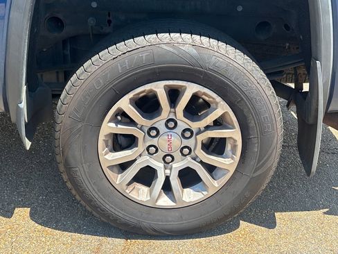 Used 2017 GMC Sierra 1500 SLE w/ SLE Value Package AWD/4WD image 24