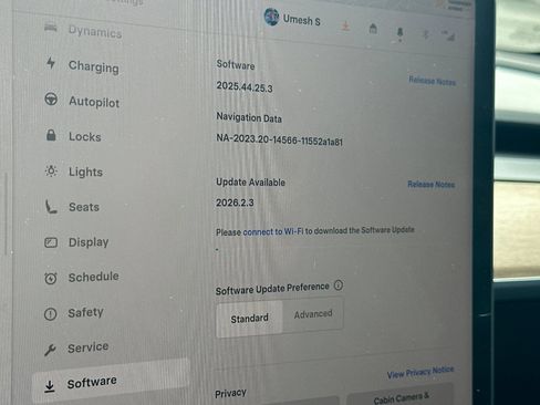 Used 2022 Tesla Model Y Long Range image 37