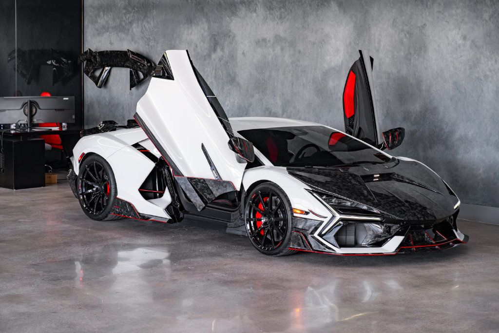 Used 2024 Lamborghini Revuelto AWD/4WD image 17