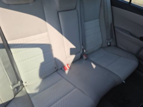 Used 2017 Toyota Camry LE image 27