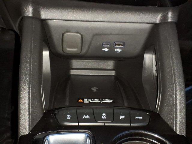Used 2025 Chevrolet TrailBlazer LT w/ Convenience Package AWD/4WD image 21
