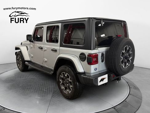 Used 2024 Jeep Wrangler Unlimited Sahara w/ Technology Group AWD/4WD image 5