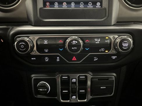 Used 2020 Jeep Wrangler Unlimited Sport S image 17