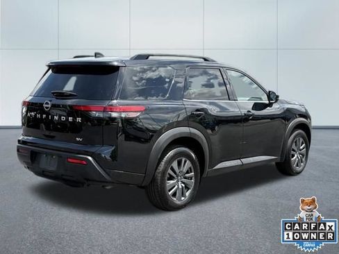 Used 2024 Nissan Pathfinder SV FWD image 3