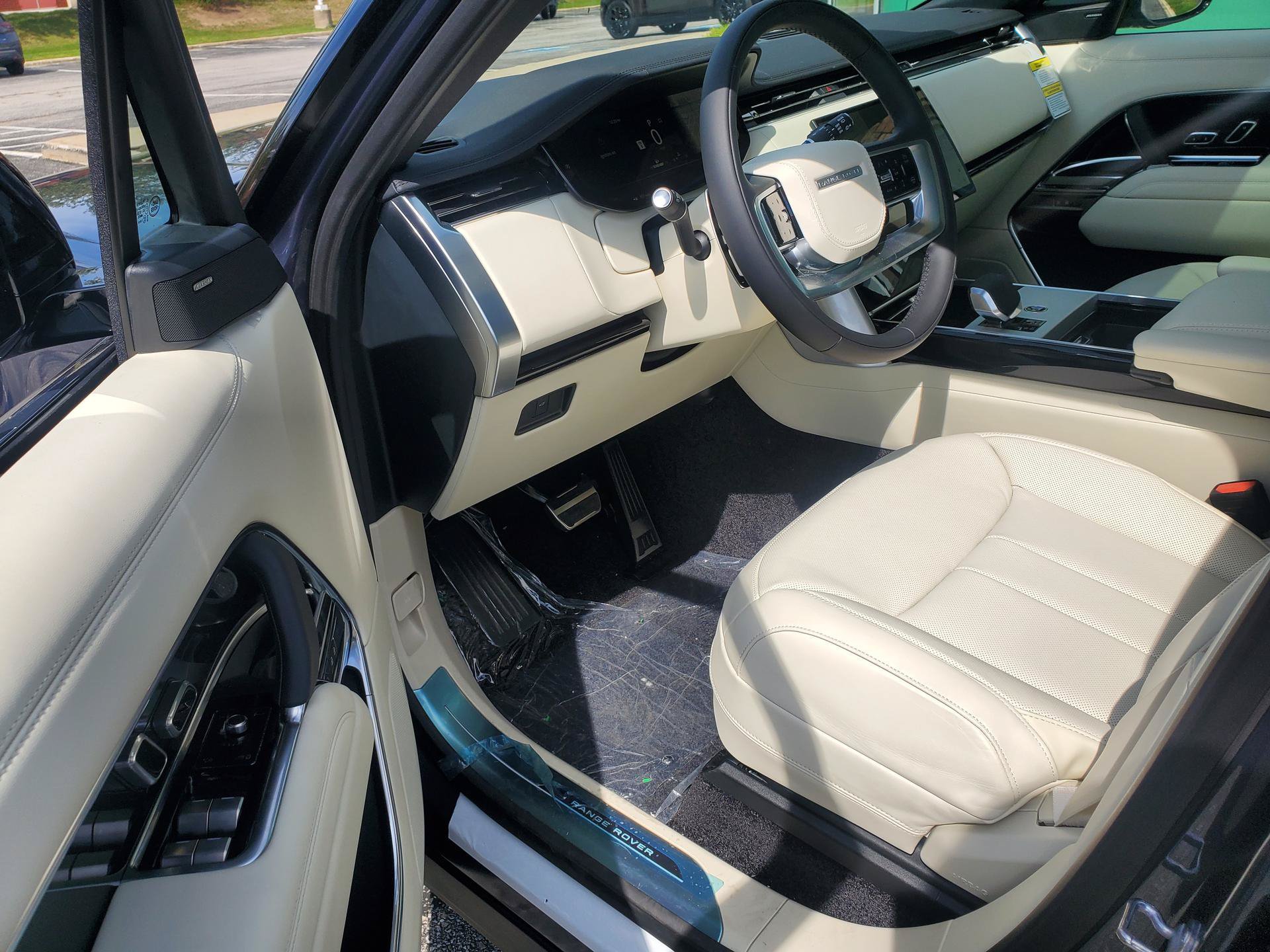 New 2026 Land Rover Range Rover SE AWD/4WD image 10