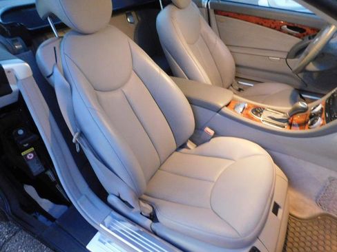 Used 2007 Mercedes-Benz SL 550 image 7