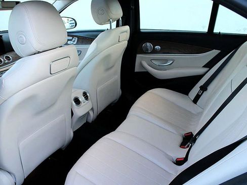 Used 2018 Mercedes-Benz E 300 image 17