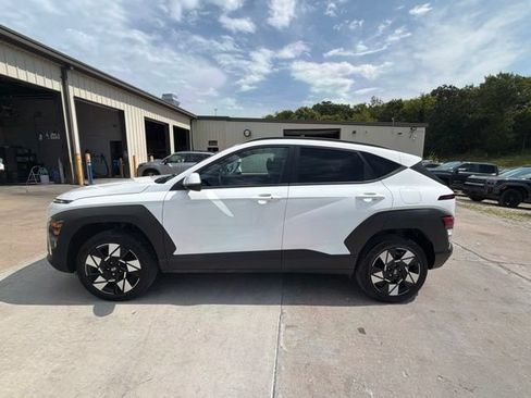 Certified 2025 Hyundai Kona SEL AWD/4WD image 6