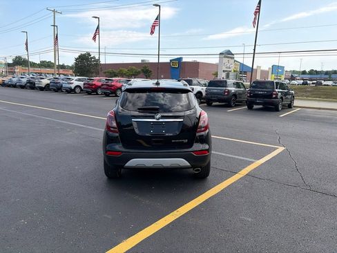 Used 2021 Buick Encore Preferred AWD/4WD image 6