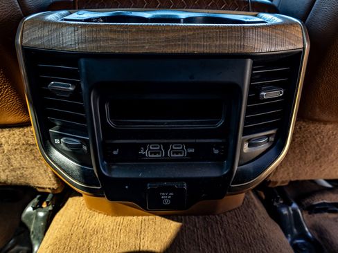 Used 2019 RAM 3500 Limited image 33