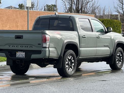 Used 2023 Toyota Tacoma TRD Off-Road w/ TRD Premium Off Road Package image 4